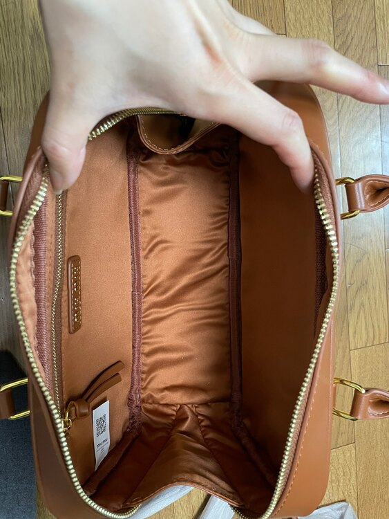 ミュウミュウ  （ブランドバッグ）の商品画像 - 査定依頼日：2025年3月2日 - 最高査定価格：250,000円