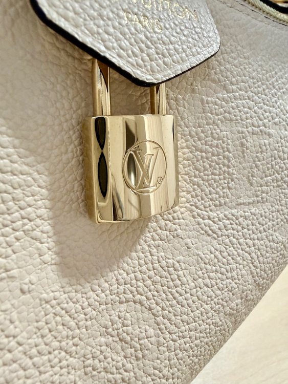 ルイヴィトン モノグラム・アンプラント サック・スポール M46609（ブランドバッグ）の商品画像 - 査定依頼日：2026年2月8日 - 最高査定価格：220,000円