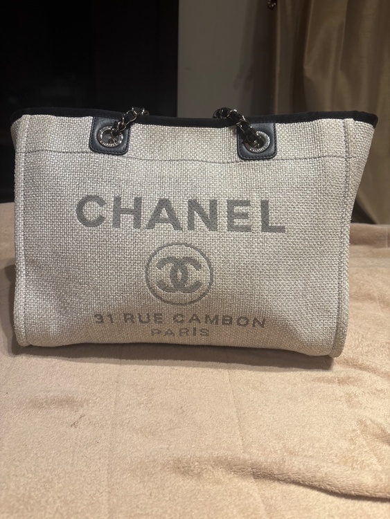 ドーヴィル（ブランドバッグ）の商品画像 - 査定依頼日：2026年2月13日 - 最高査定価格：160,000円