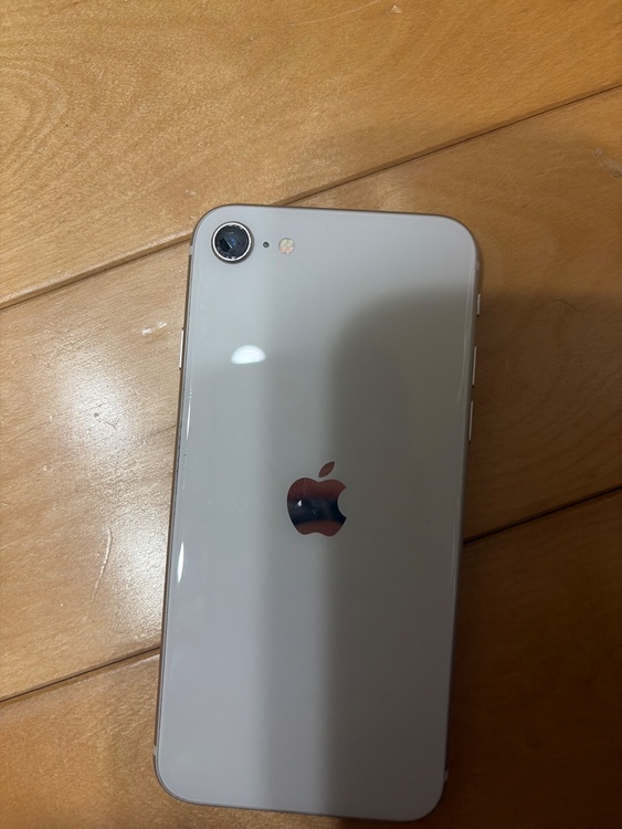 iPhone SE (第 3 世代) 128GB SIMフリー（スマホ）の商品画像 - 査定依頼日：2026年3月16日 - 最高査定価格：18,000円