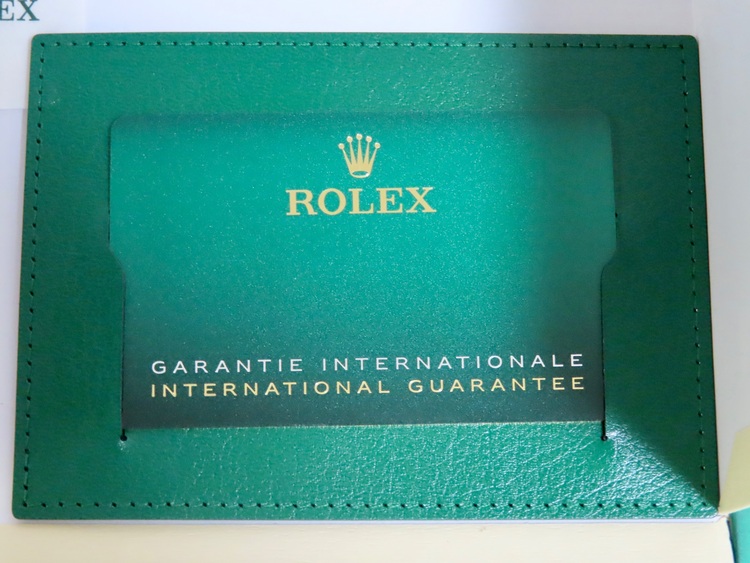 オイスターパーペチュアル41 ブライトブルー（高級時計）の商品画像 - 査定依頼日：2025年9月5日 - 最高査定価格：1,240,000円