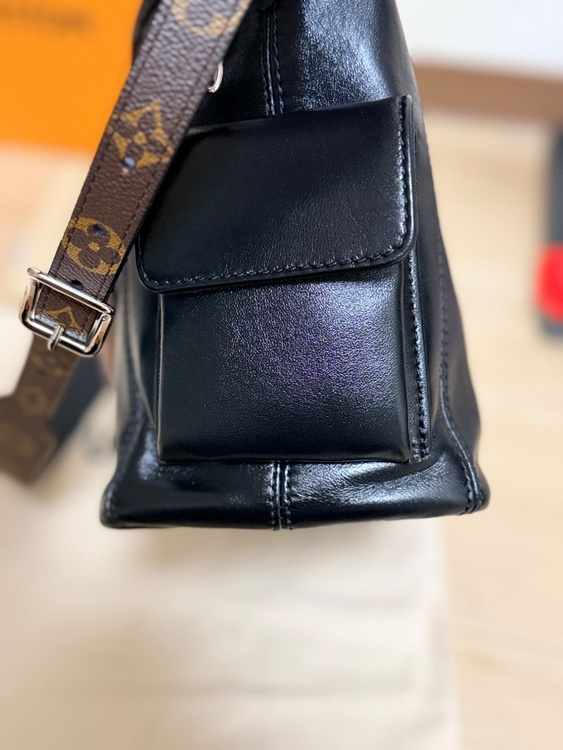 CARRY ALL PM（ブランドバッグ）の商品画像 - 査定依頼日：2026年4月20日 - 最高査定価格：370,000円