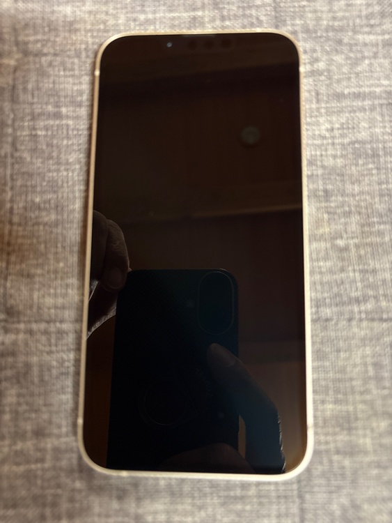 iPhone 13 128GB SIMフリー（スマホ）の商品画像 - 査定依頼日：2026年1月28日 - 最高査定価格：37,000円