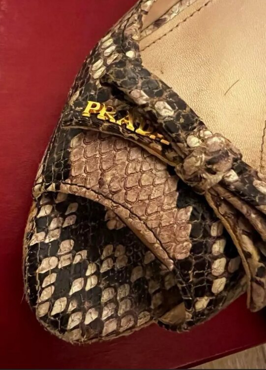 プラダヒール（古着・ファッション）の商品画像 - 査定依頼日：2025年3月3日 - 最高査定価格：1,000円