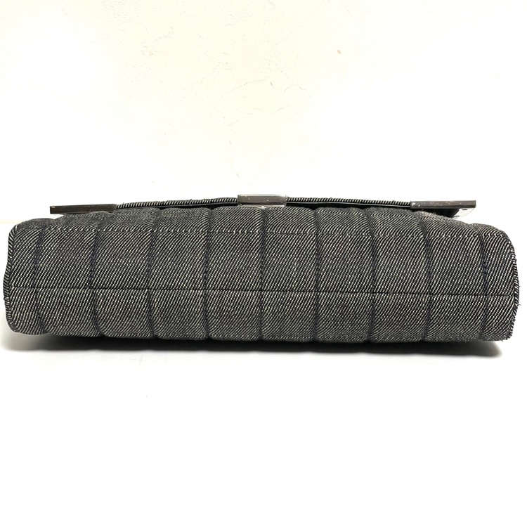 チョコバー チェーンフラップ デニムバッグ（ブランドバッグ）の商品画像 - 査定依頼日：2026年2月10日 - 最高査定価格：140,000円