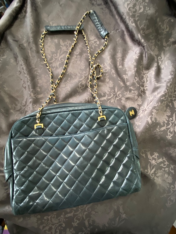 ショルダー　型番不明　30年位前のモデル（ブランドバッグ）の商品画像 - 査定依頼日：2025年10月3日 - 最高査定価格：60,000円