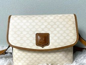 ショルダーバッグ　白マカダム（ブランドバッグ）の商品画像 - 査定依頼日：2025年6月27日 - 最高査定価格：40,000円