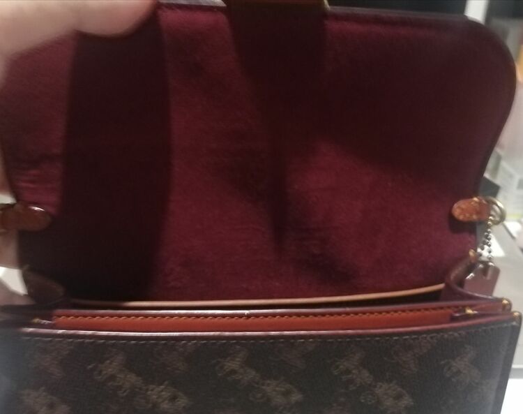 ショルダーバッグ（ブランドバッグ）の商品画像 - 査定依頼日：2025年7月17日 - 最高査定価格：10,000円