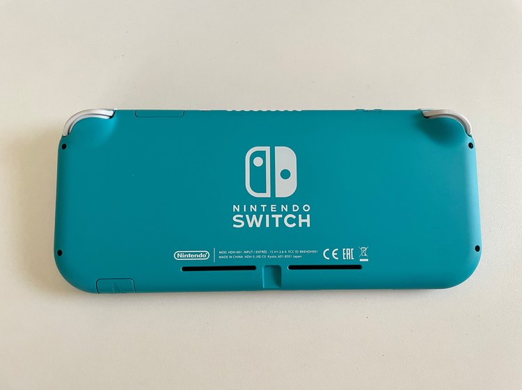 NintendoSwitch lite ターコイズブルー（ゲーム機本体・ゲームソフト）の商品画像 - 査定依頼日：2022年9月6日 - 最高査定価格：11,000円