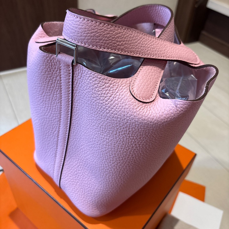 ピコタンロック pm18 ローズサクラ（ブランドバッグ）の商品画像 - 査定依頼日：2025年7月19日 - 最高査定価格：600,000円