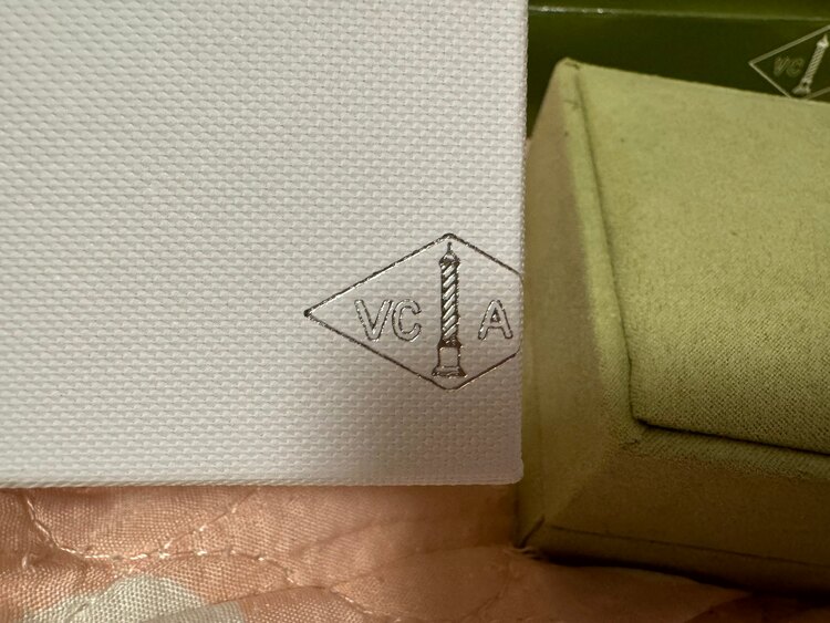 Van Cleef & Arpels Vintage Alhambra カーネリ（金・貴金属）の商品画像 - 査定依頼日：2024年8月13日 - 最高査定価格：100,000円