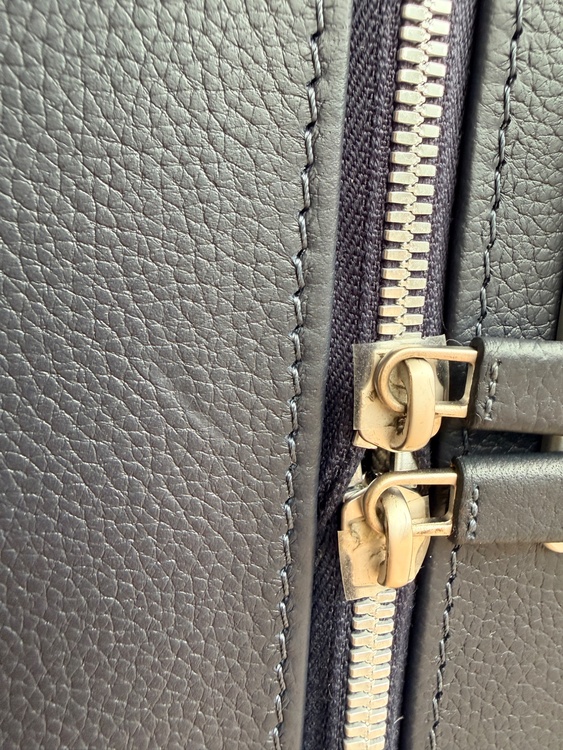 スーツケース リファレンス R.M.S.キャビンスーツケース（ブランドバッグ）の商品画像 - 査定依頼日：2026年2月25日 - 最高査定価格：700,000円