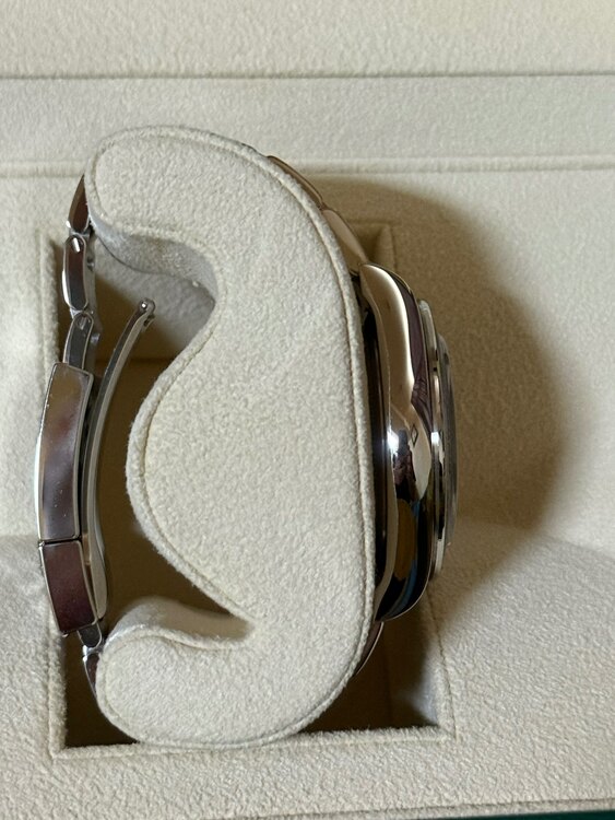 デイトナ黒文字盤（高級時計）の商品画像 - 査定依頼日：2025年5月20日 - 最高査定価格：3,950,000円