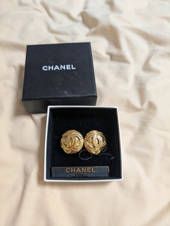 イヤリング（ブランド財布・小物）の商品画像 - 査定依頼日：2025年6月4日 - 最高査定価格：30,000円