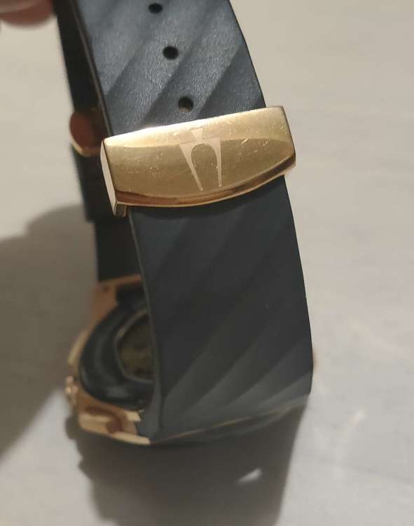 ブローバカーブ98A165（ブランド財布・小物）の商品画像 - 査定依頼日：2022年8月11日 - 最高査定価格：18,000円