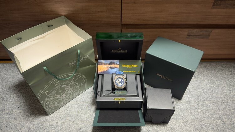 ザ・クラシックツアーリミットエディション（高級時計）の商品画像 - 査定依頼日：2024年12月20日 - 最高査定価格：3,400,000円