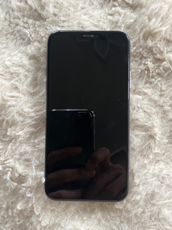 iPhone iPhoneXS 256GB SIMフリー（スマホ）の商品画像 - 査定依頼日：2026年7月12日 - 最高査定価格：7,500円