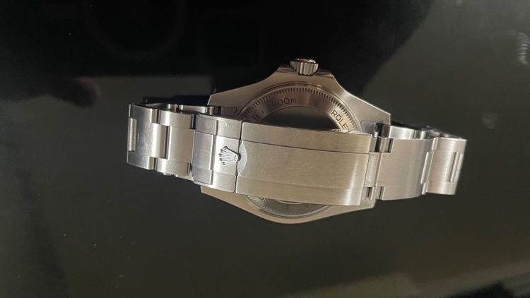 ディープシー 126660（高級時計）の商品画像 - 査定依頼日：2026年2月17日 - 最高査定価格：1,950,000円