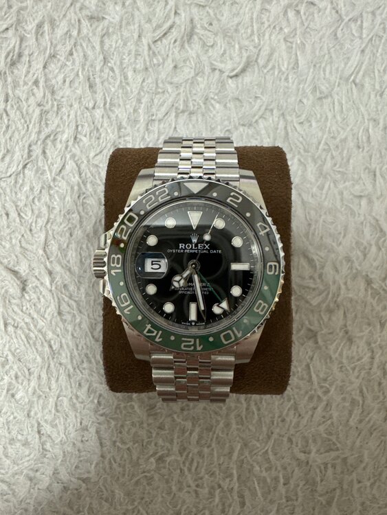 ロレックス GMTマスター 126720VTNr（高級時計）の商品画像 - 査定依頼日：2025年5月5日 - 最高査定価格：2,100,000円