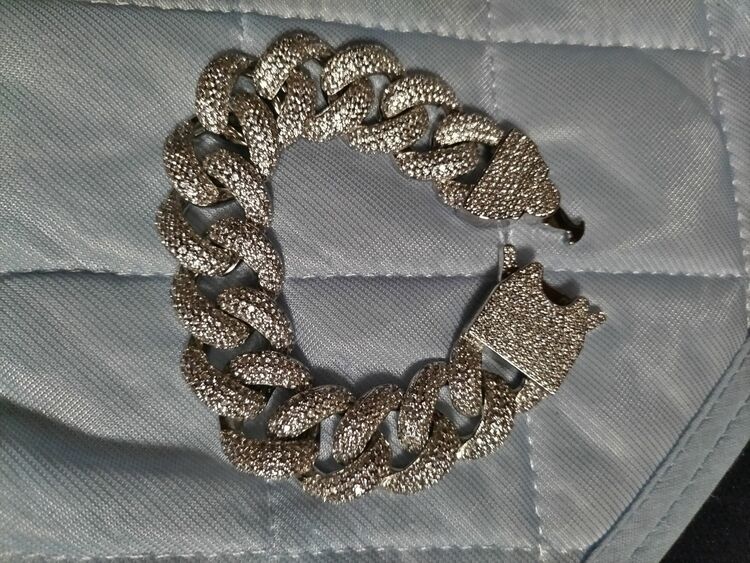 ネックレス、ブレスレット、ジッポライター（金・貴金属）の商品画像 - 査定依頼日：2025年7月14日 - 最高査定価格：8,000円