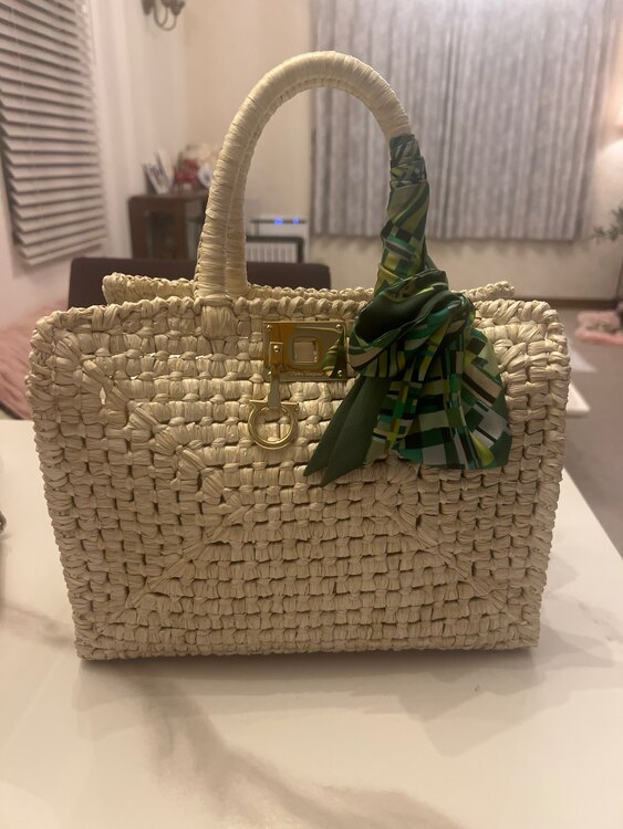 バック（ブランドバッグ）の商品画像 - 査定依頼日：2025年2月12日 - 最高査定価格：32,000円