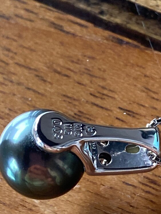 田崎真珠 黒蝶真珠ネックレス ダイヤ付き 10ミリ珠（宝石）の商品画像 - 査定依頼日：2025年4月8日 - 最高査定価格：100,000円