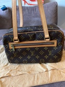 シテMM（M51182）だと思います。（ブランドバッグ）の商品画像 - 査定依頼日：2026年3月19日 - 最高査定価格：140,000円