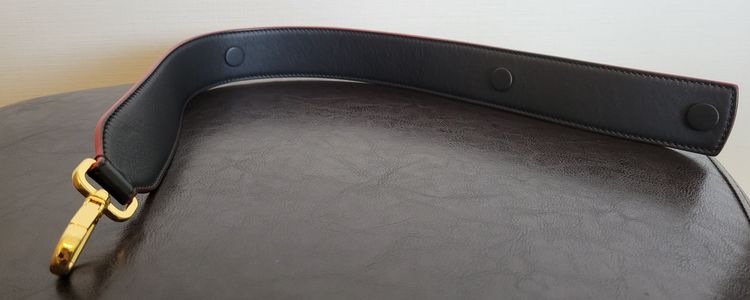 FENDI　ストラップユー　ネイビー（ブランド財布・小物）の商品画像 - 査定依頼日：2022年6月24日 - 最高査定価格：7,000円