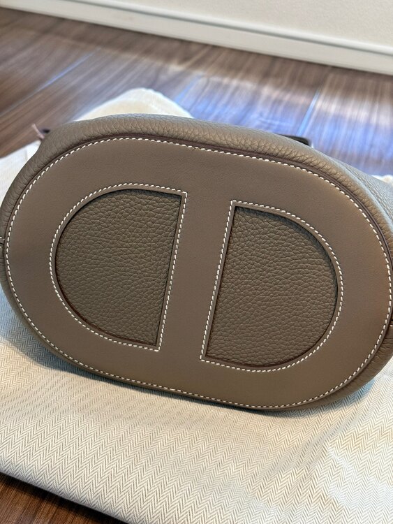 インザループ23（ブランドバッグ）の商品画像 - 査定依頼日：2025年2月20日 - 最高査定価格：560,000円