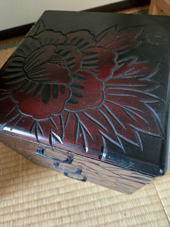 鎌倉彫？小箪笥（家具・寝具）の商品画像 - 査定依頼日：2026年4月25日 - 最高査定価格：3,000円