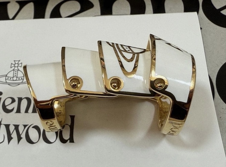 vivienne westwood×NANAアーマーリング（古着・ファッション）の商品画像 - 査定依頼日：2026年2月6日 - 最高査定価格：100,000円