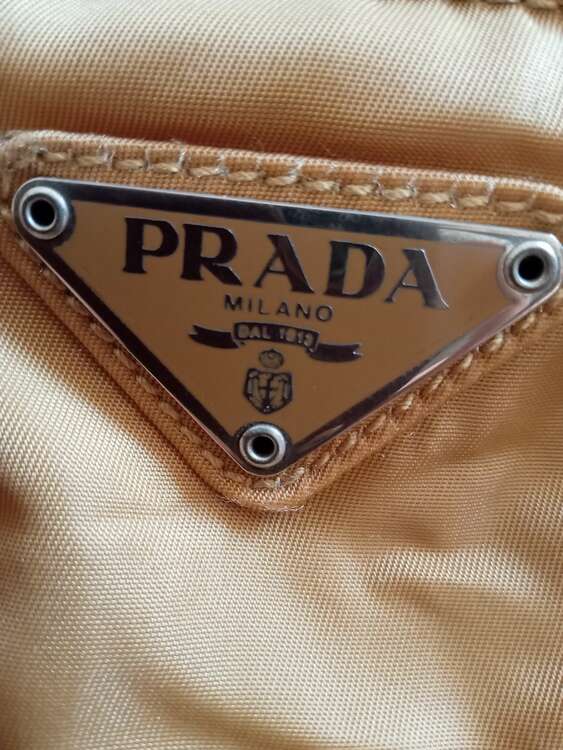 プラダ  （ブランドバッグ）の商品画像 - 査定依頼日：2025年3月30日 - 最高査定価格：35,000円