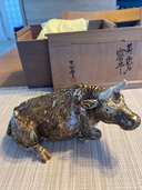 鈴木五郎　黄瀬戸　寝牛（美術品・骨董品）の商品画像 - 査定依頼日：2026年7月4日 - 最高査定価格：3,000円
