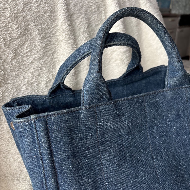 プラダ　カナパ（ブランドバッグ）の商品画像 - 査定依頼日：2025年12月9日 - 最高査定価格：40,000円