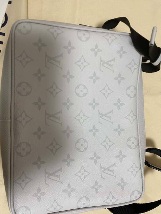 ルイ・ヴィトン タイガラマ アウトドアメッセンジャーPM/M30243（ブランドバッグ）の商品画像 - 査定依頼日：2024年12月8日 - 最高査定価格：115,000円