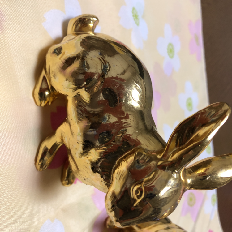 金メッキのうさぎの置物（金・貴金属）の商品画像 - 査定依頼日：2022年8月28日 - 最高査定価格：1,000円