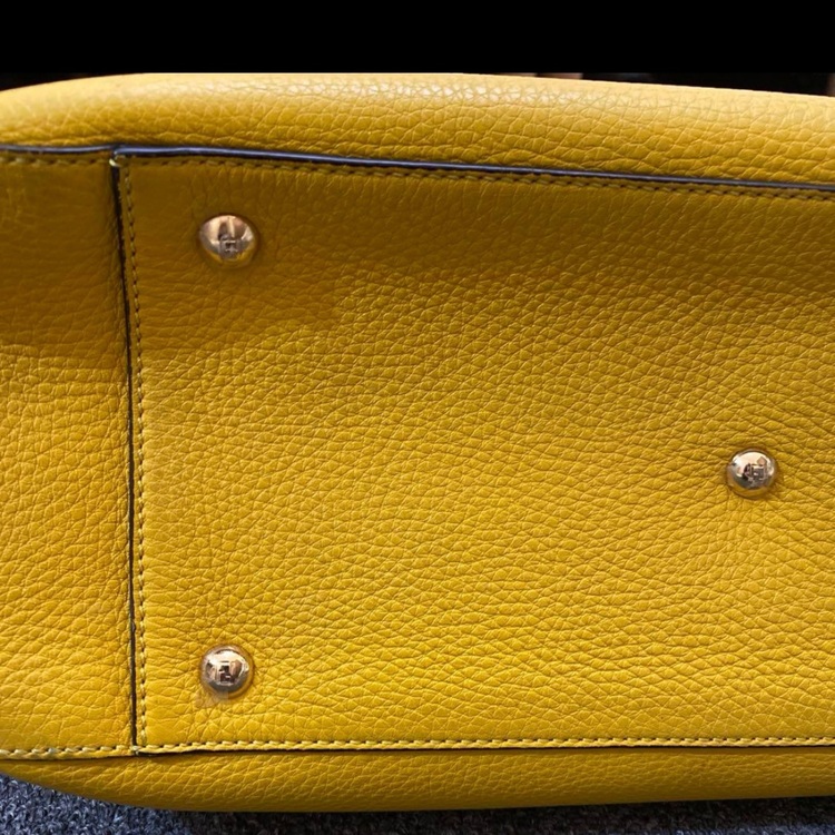 FENDI セレリアFFトート　ミディアム（ブランドバッグ）の商品画像 - 査定依頼日：2025年8月4日 - 最高査定価格：70,000円