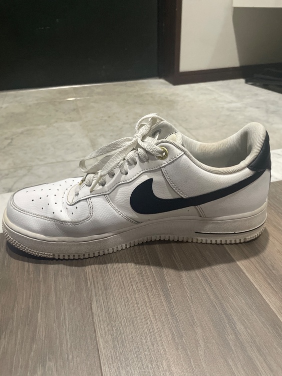 NIKE 40th エアフォース1 07 DQ7658-100（古着・ファッション）の商品画像 - 査定依頼日：2026年6月2日 - 最高査定価格：100,000円