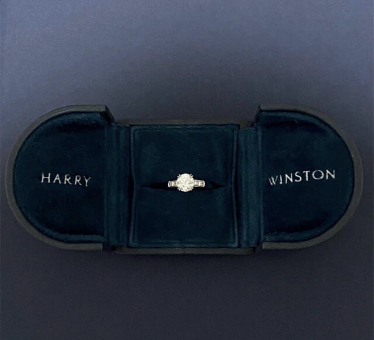 ハリーウィンストン　トリストリング（宝石）の商品画像 - 査定依頼日：2026年2月17日 - 最高査定価格：400,000円