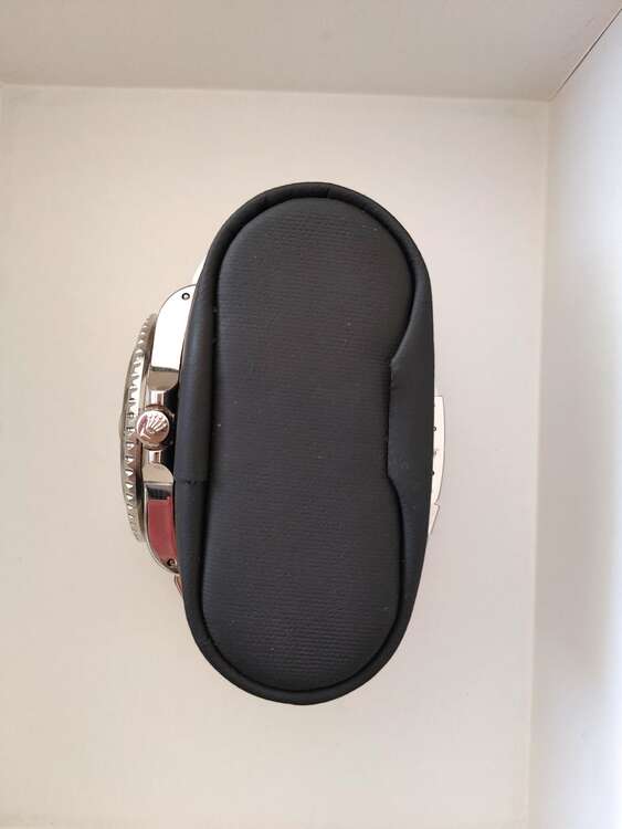 ロレックス GMTマスター 16700（高級時計）の商品画像 - 査定依頼日：2025年2月27日 - 最高査定価格：1,610,000円