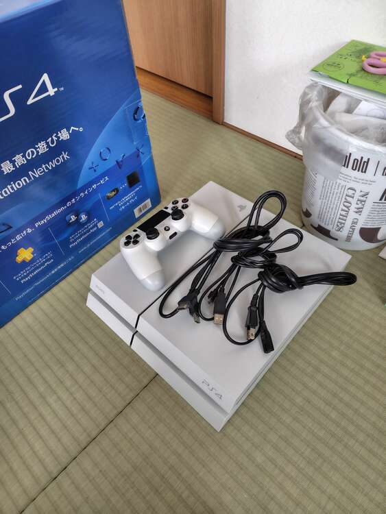 PS4 CHU-1200A B02（ゲーム機本体・ゲームソフト）の商品画像 - 査定依頼日：2025年3月12日 - 最高査定価格：9,000円