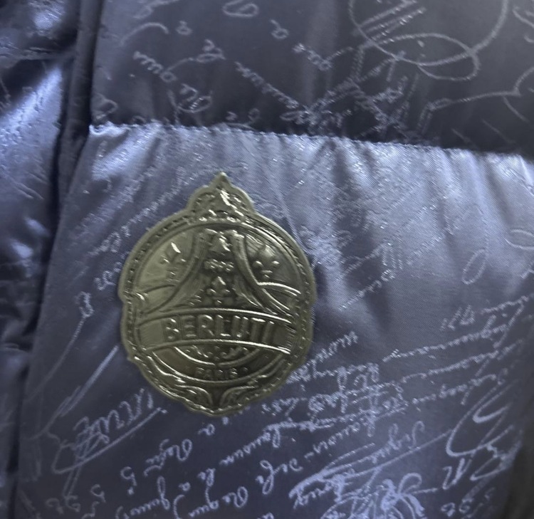 ベルルッティ　ダウン（古着・ファッション）の商品画像 - 査定依頼日：2026年4月4日 - 最高査定価格：145,000円