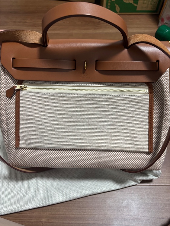 エールバックジップ31（ブランドバッグ）の商品画像 - 査定依頼日：2025年9月20日 - 最高査定価格：400,000円