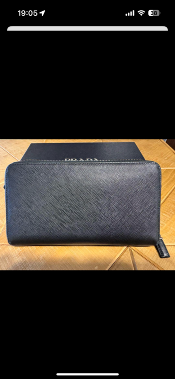 プラダ  （ブランドバッグ）の商品画像 - 査定依頼日：2025年4月24日 - 最高査定価格：6,000円