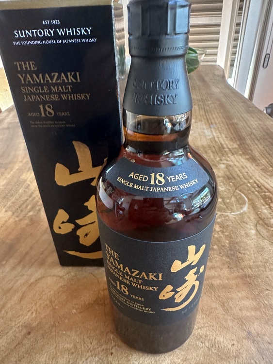 サントリー山崎１８年（お酒）の商品画像 - 査定依頼日：2026年9月24日 - 最高査定価格：85,000円
