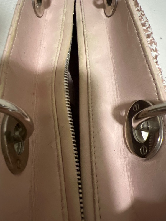 レディディオール（ブランドバッグ）の商品画像 - 査定依頼日：2025年6月25日 - 最高査定価格：90,000円