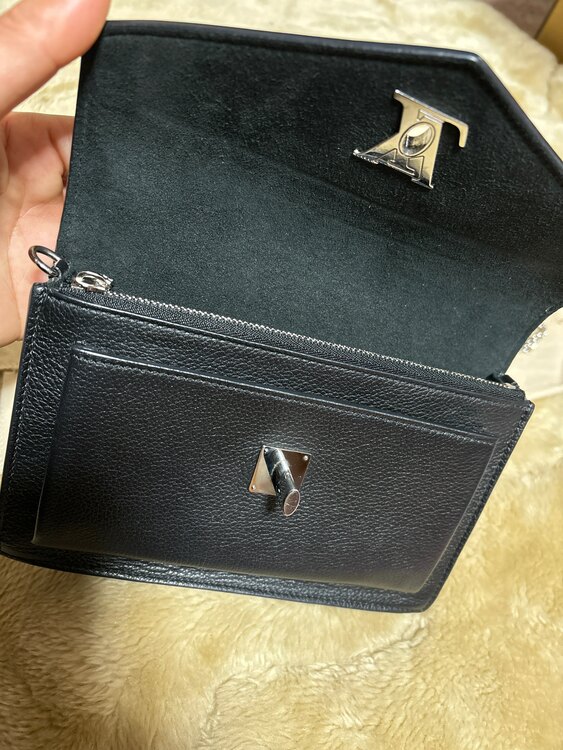 ロックミーチェーンミニ（ブランドバッグ）の商品画像 - 査定依頼日：2025年1月15日 - 最高査定価格：150,000円