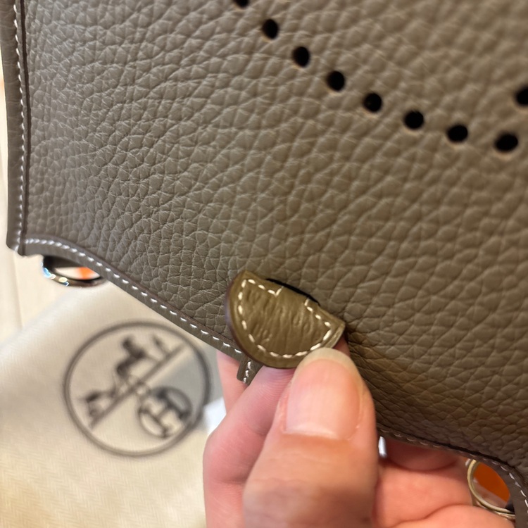 エブリンアマゾーヌtpm16 エトゥープ（ブランドバッグ）の商品画像 - 査定依頼日：2025年7月19日 - 最高査定価格：370,000円