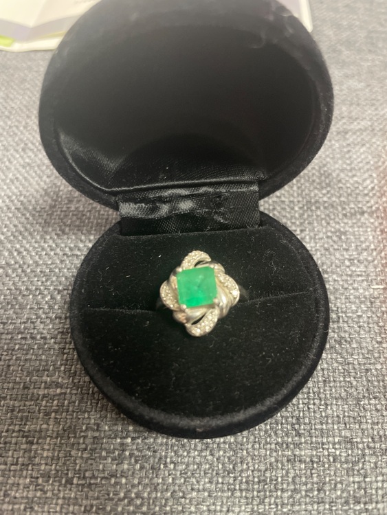 エメラルド　リング（宝石）の商品画像 - 査定依頼日：2025年8月19日 - 最高査定価格：150,000円