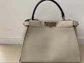 FENDIピーカーブー（ブランド財布・小物）の商品画像 - 査定依頼日：2022年1月9日 - 最高査定価格：150,000円